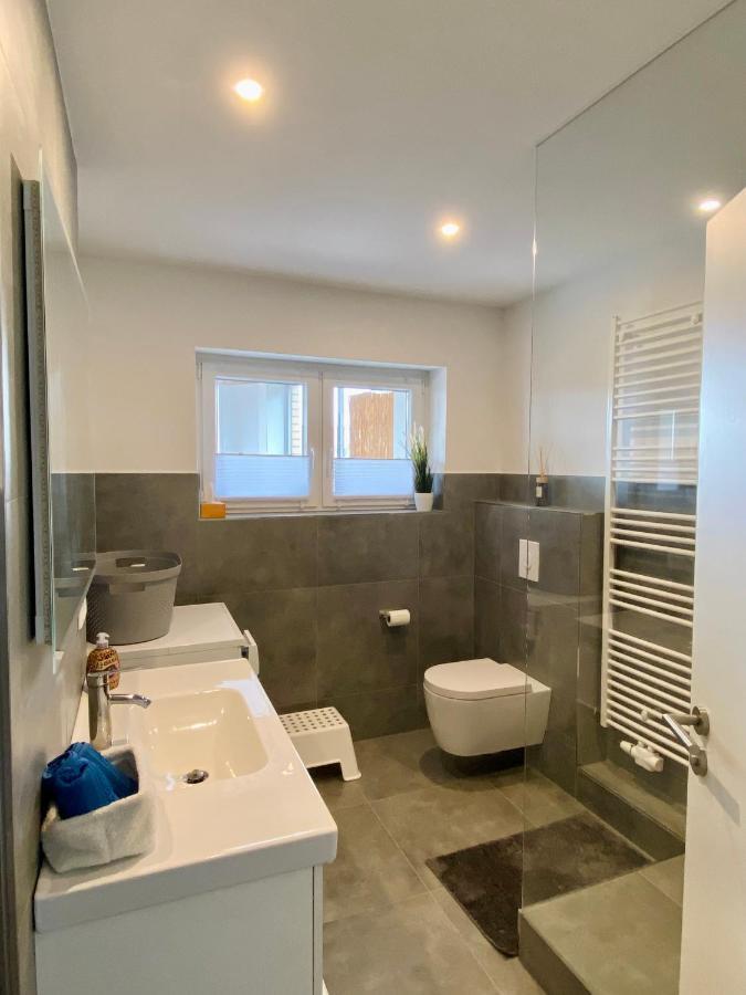 Traumhafte 115 Qm Ferienwohnung Am Steinhuder Meer, Ruhig, Komfortabel, Loggia, Parkplatz, Wifi Wunstorf Zewnętrze zdjęcie