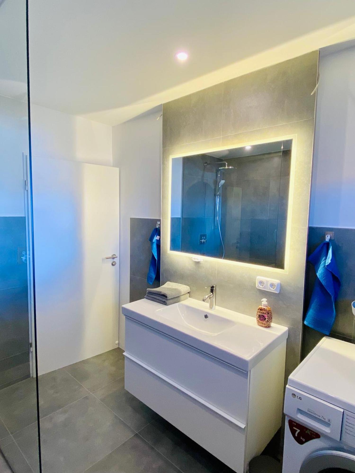 Traumhafte 115 Qm Ferienwohnung Am Steinhuder Meer, Ruhig, Komfortabel, Loggia, Parkplatz, Wifi Wunstorf Zewnętrze zdjęcie