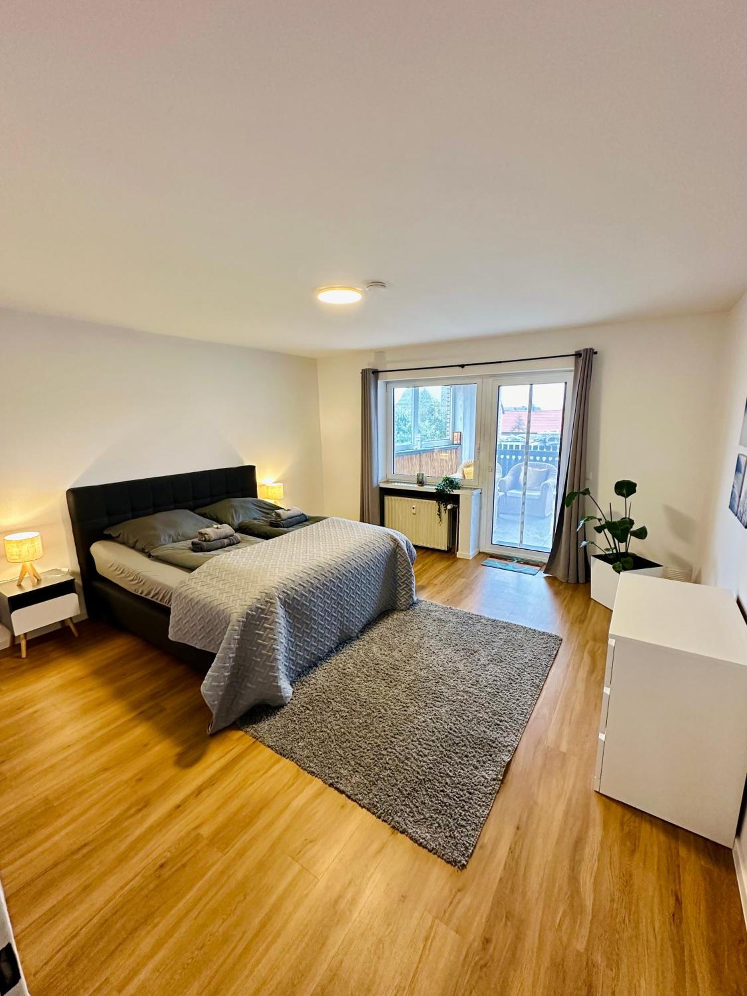 Traumhafte 115 Qm Ferienwohnung Am Steinhuder Meer, Ruhig, Komfortabel, Loggia, Parkplatz, Wifi Wunstorf Zewnętrze zdjęcie